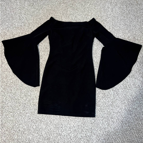 Lulu's off-the-shoulder flowy sleeve little black dress size S - Picture 1 of 6